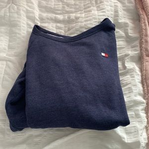 Tommy sweater